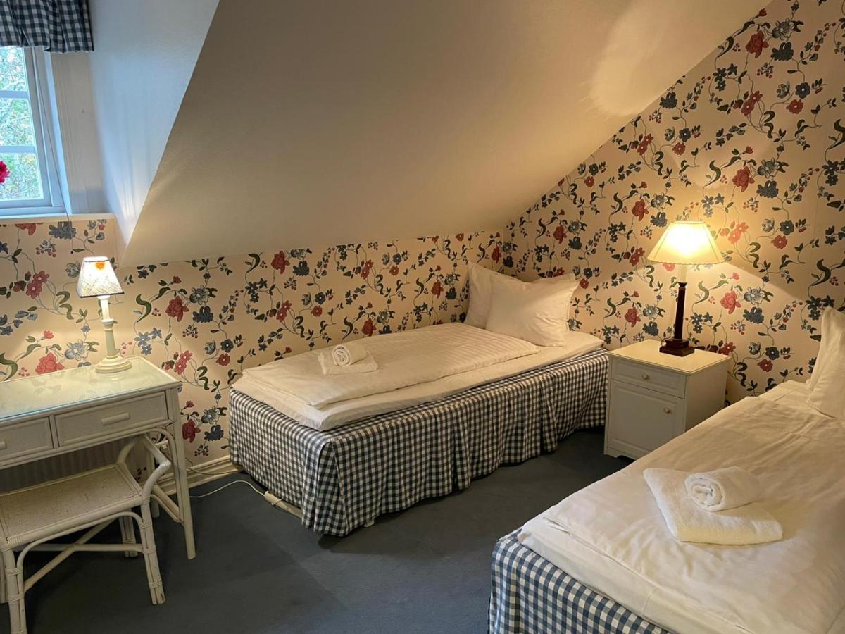 Apertins Hotell Kil Екстериор снимка