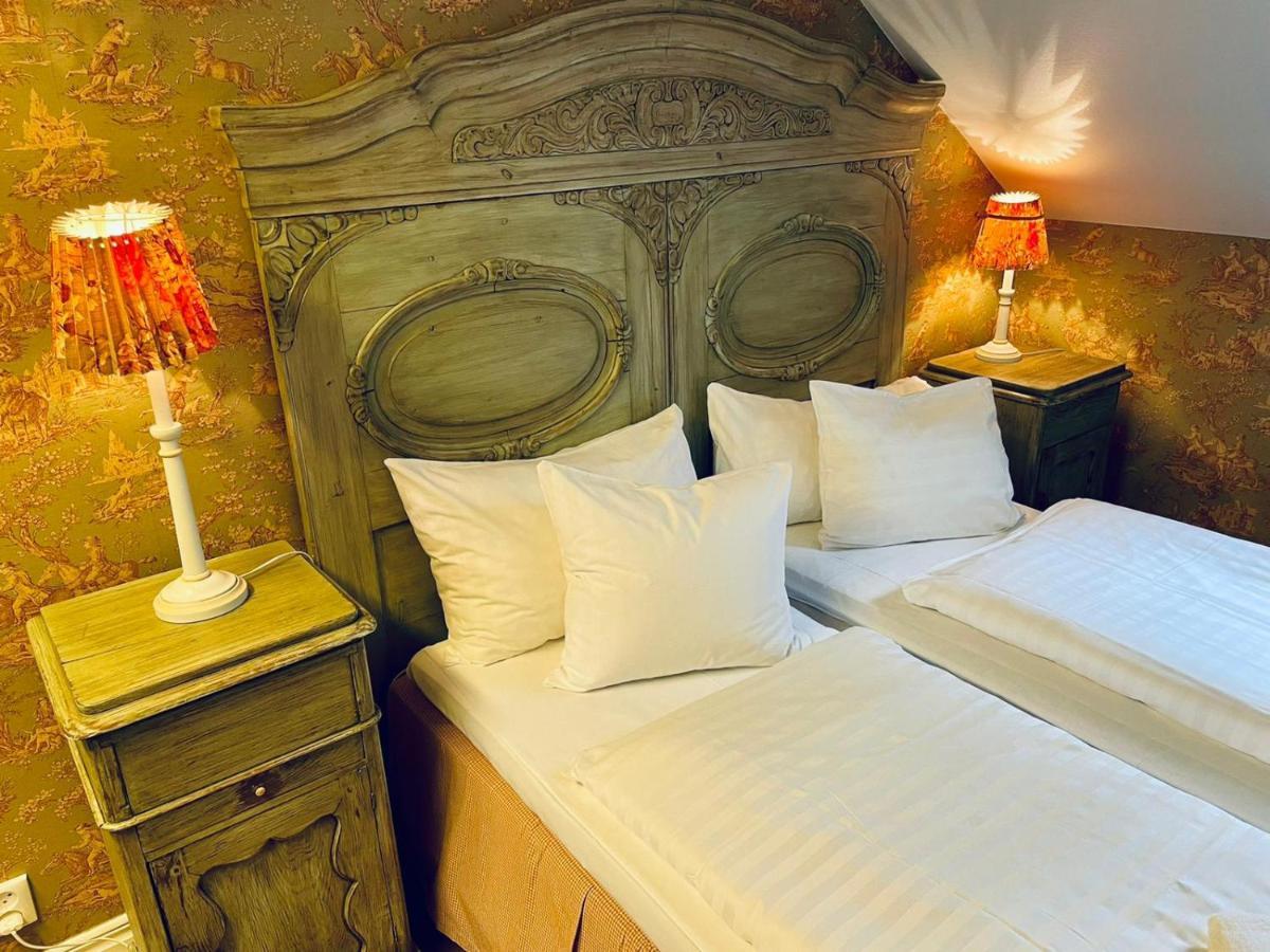 Apertins Hotell Kil Екстериор снимка