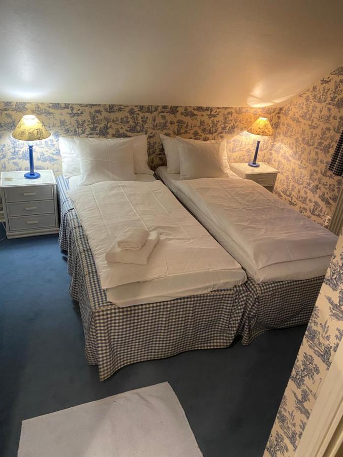 Apertins Hotell Kil Екстериор снимка