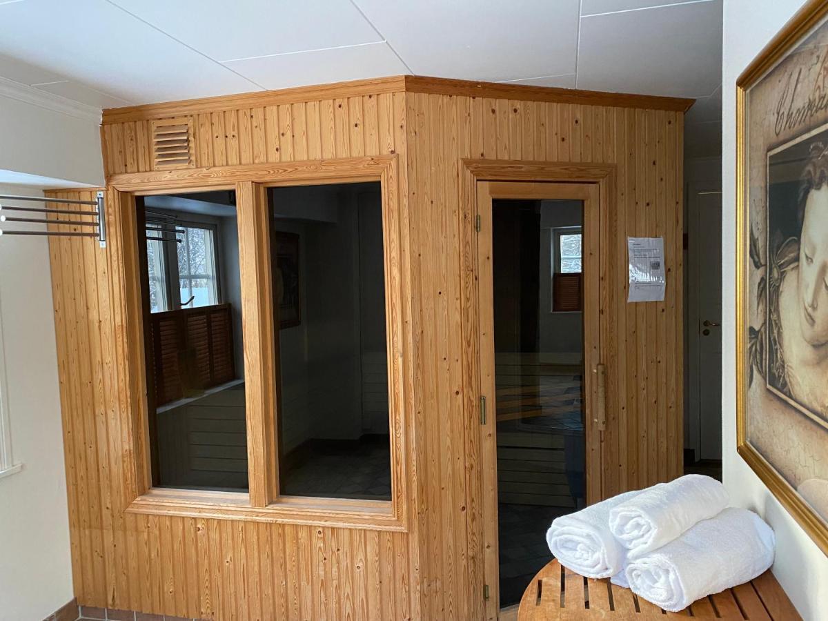 Apertins Hotell Kil Екстериор снимка