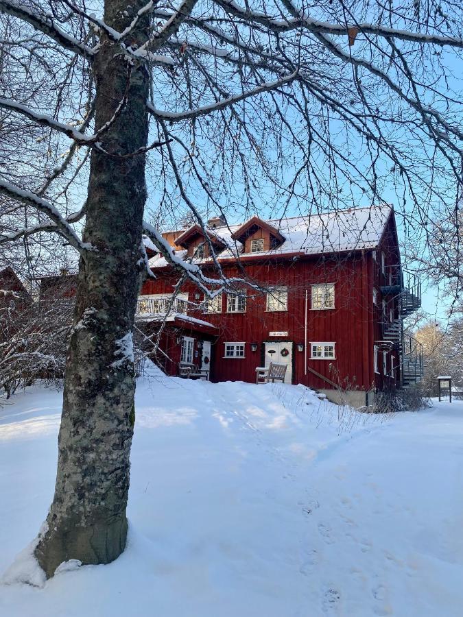 Apertins Hotell Kil Екстериор снимка